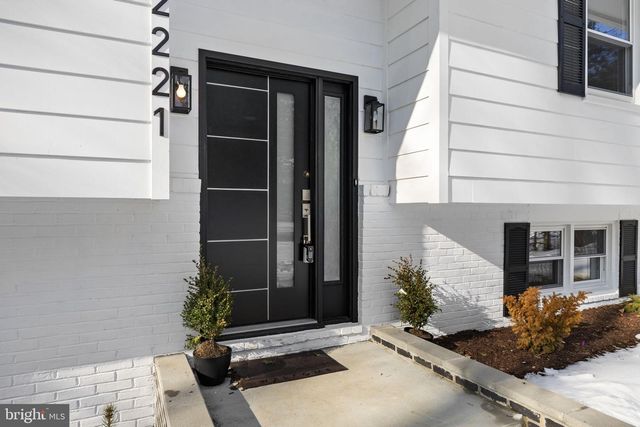 2221 HARPOON DR, Stafford, VA 22554