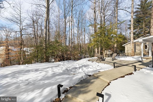 2221 HARPOON DR, Stafford, VA 22554