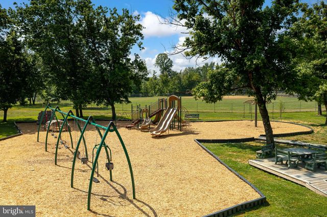 2221 HARPOON DR, Stafford, VA 22554