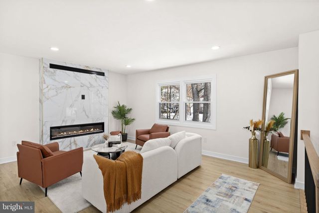 2221 HARPOON DR, Stafford, VA 22554