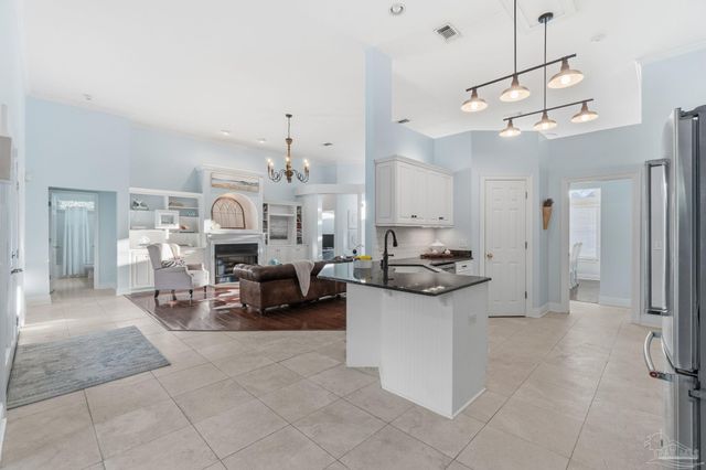 1196 Mary Lou Ln, Gulf Breeze, FL 32563