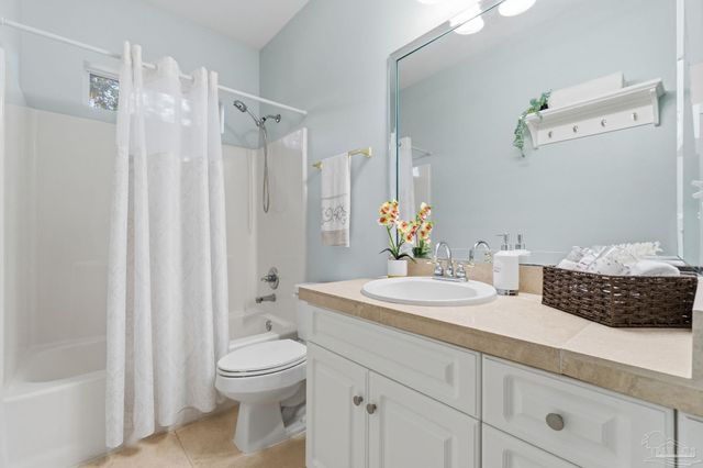 1196 Mary Lou Ln, Gulf Breeze, FL 32563