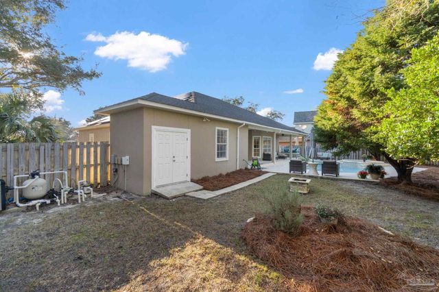 1196 Mary Lou Ln, Gulf Breeze, FL 32563