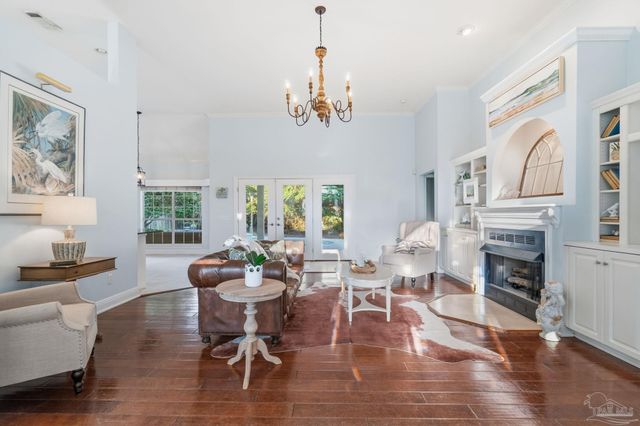 1196 Mary Lou Ln, Gulf Breeze, FL 32563