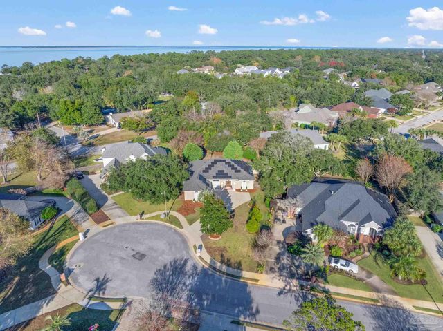 1196 Mary Lou Ln, Gulf Breeze, FL 32563