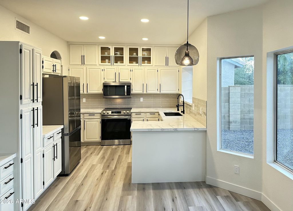 4142 W ELECTRA Lane, Glendale, AZ 85310 — photo 3