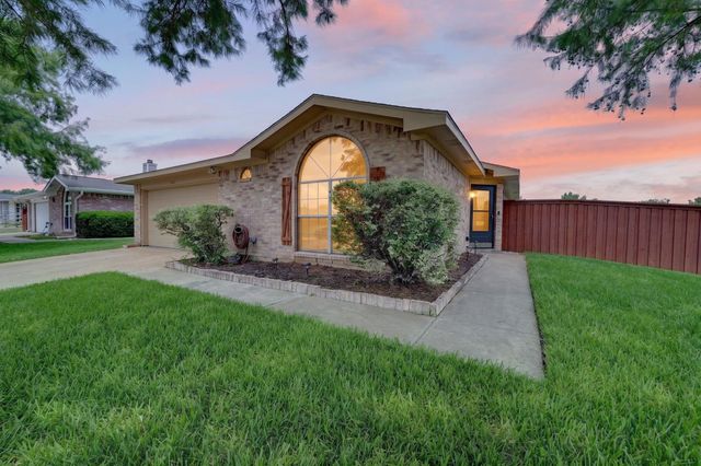 9339 CRIMNSON Court, Dallas, TX 75217