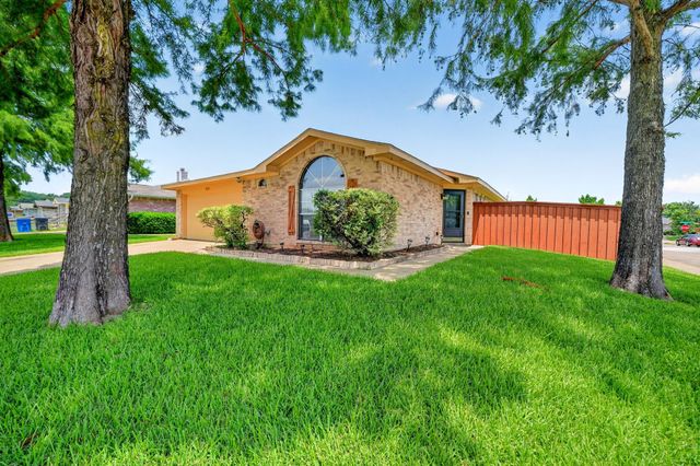 9339 CRIMNSON Court, Dallas, TX 75217