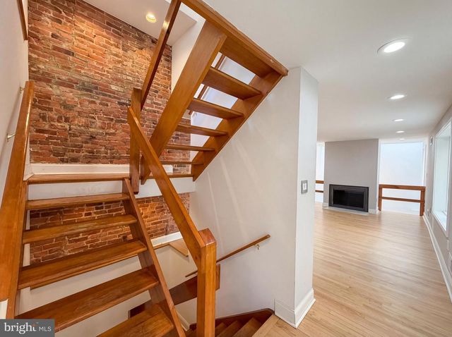 724 13TH ST NE, Washington, DC 20002