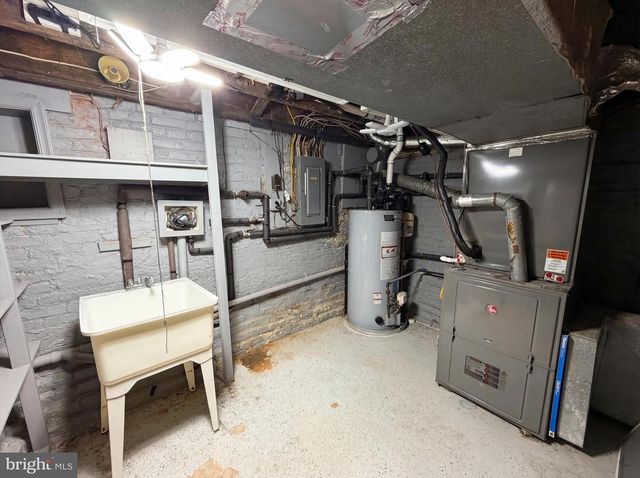 724 13TH ST NE, Washington, DC 20002