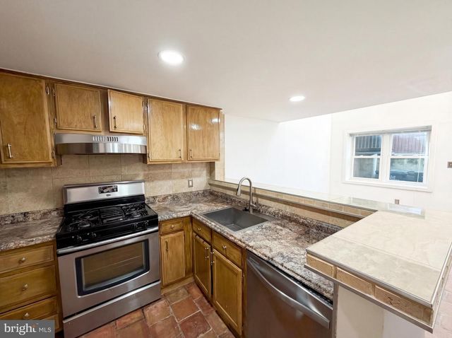 724 13TH ST NE, Washington, DC 20002