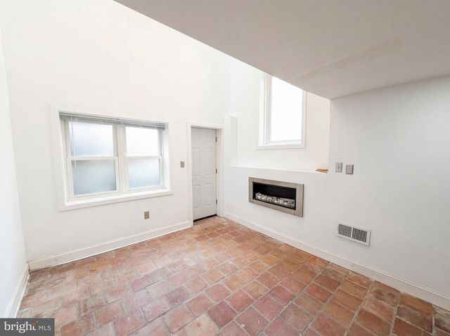 724 13TH ST NE, Washington, DC 20002