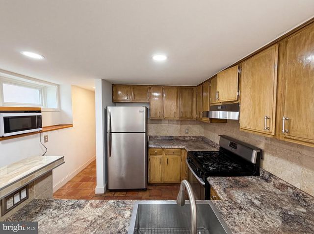 724 13TH ST NE, Washington, DC 20002