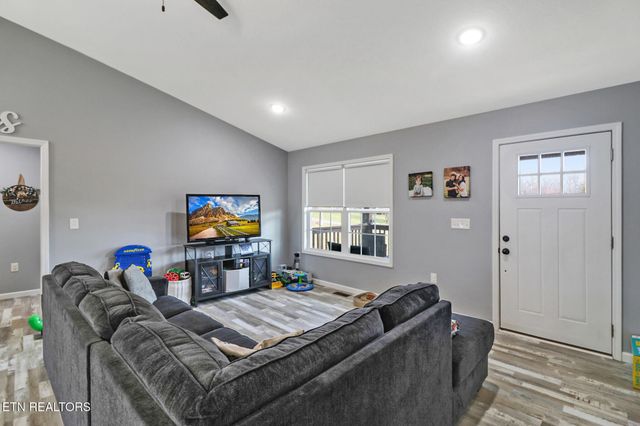 324 Fitzgerald Lane, Jamestown, TN 38556