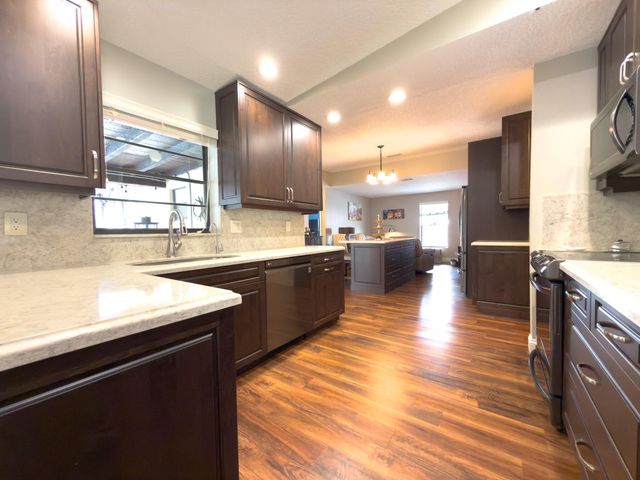 4941 SW 10th St, Margate, FL 33068