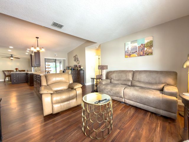 4941 SW 10th St, Margate, FL 33068