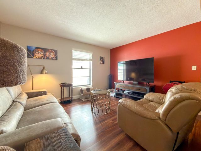 4941 SW 10th St, Margate, FL 33068