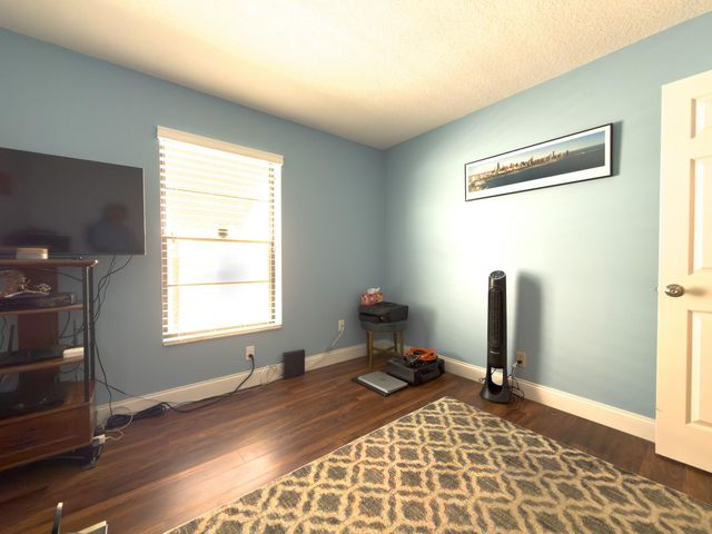 4941 SW 10th St, Margate, FL 33068