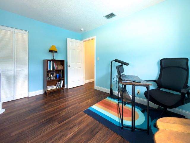 4941 SW 10th St, Margate, FL 33068