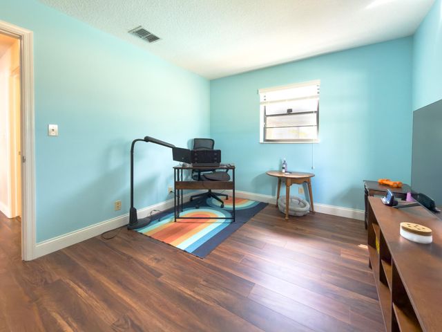 4941 SW 10th St, Margate, FL 33068