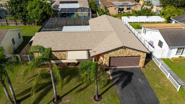 4941 SW 10th St, Margate, FL 33068