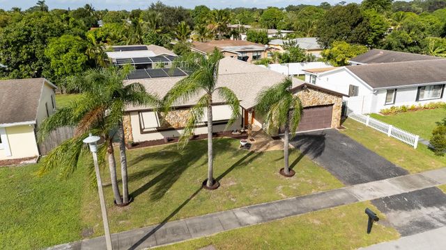 4941 SW 10th St, Margate, FL 33068