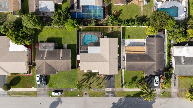 4941 SW 10th St, Margate, FL 33068