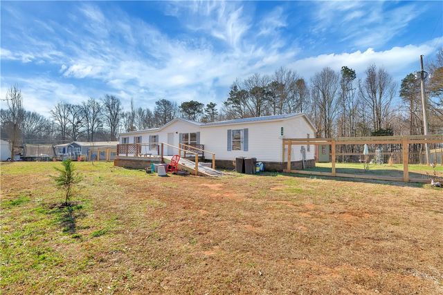 109 Moon Lane, Westminster, SC 29693