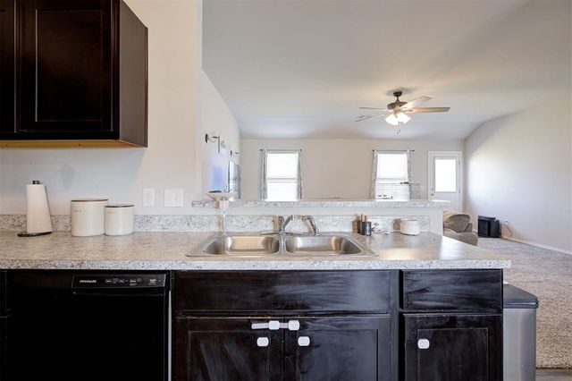 2017 W Autumn Way, Mustang, OK 73064