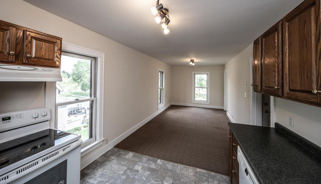 711 2nd Street W, Northfield, MN 55057