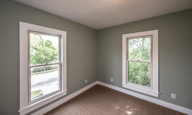 711 2nd Street W, Northfield, MN 55057