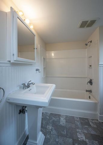 711 2nd Street W, Northfield, MN 55057