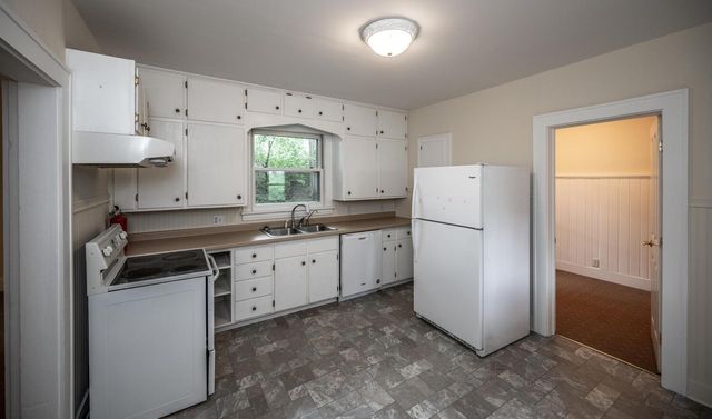 711 2nd Street W, Northfield, MN 55057