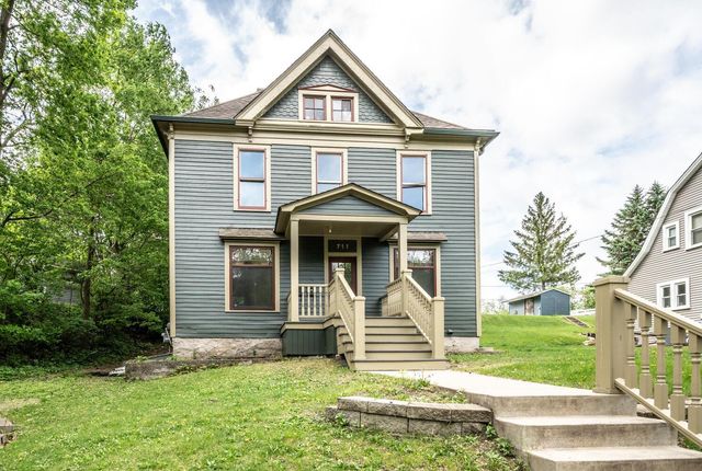 711 2nd Street W, Northfield, MN 55057