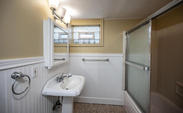 711 2nd Street W, Northfield, MN 55057