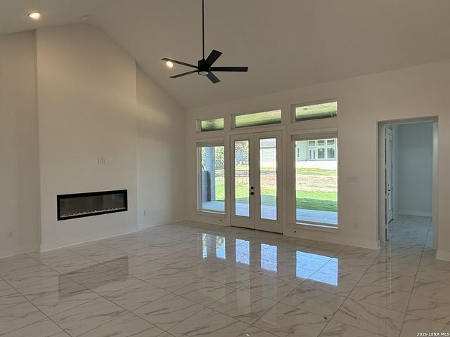 537 Poe Parkway, Castroville, TX 78009