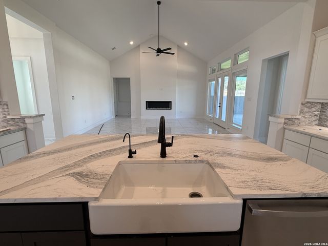 537 Poe Parkway, Castroville, TX 78009