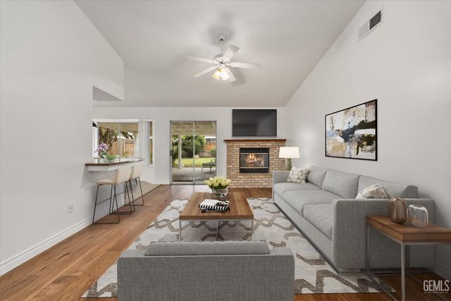 13912 Las Entradas, Bakersfield, CA 93314