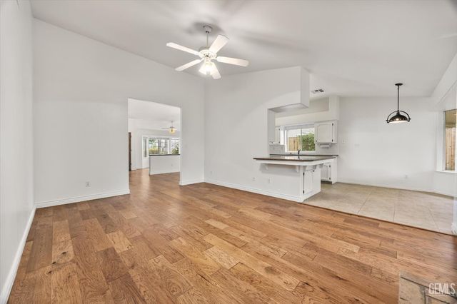 13912 Las Entradas, Bakersfield, CA 93314