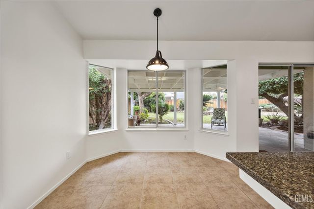 13912 Las Entradas, Bakersfield, CA 93314