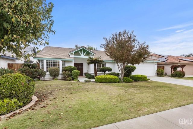 13912 Las Entradas, Bakersfield, CA 93314