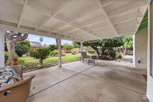 13912 Las Entradas, Bakersfield, CA 93314