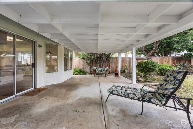 13912 Las Entradas, Bakersfield, CA 93314