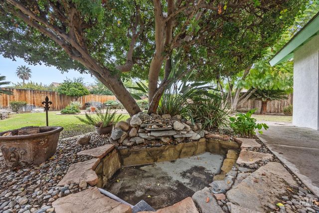 13912 Las Entradas, Bakersfield, CA 93314