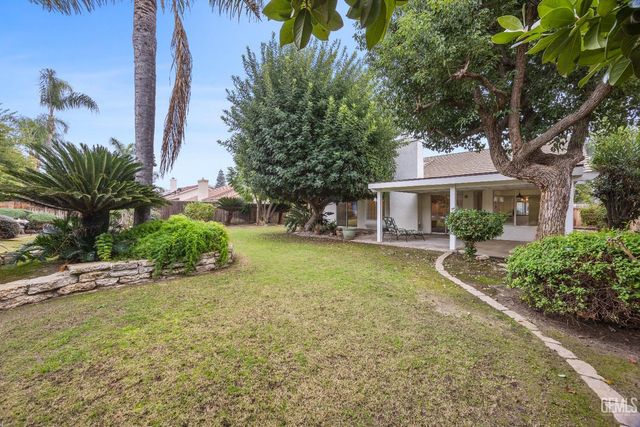 13912 Las Entradas, Bakersfield, CA 93314