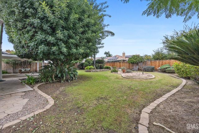 13912 Las Entradas, Bakersfield, CA 93314