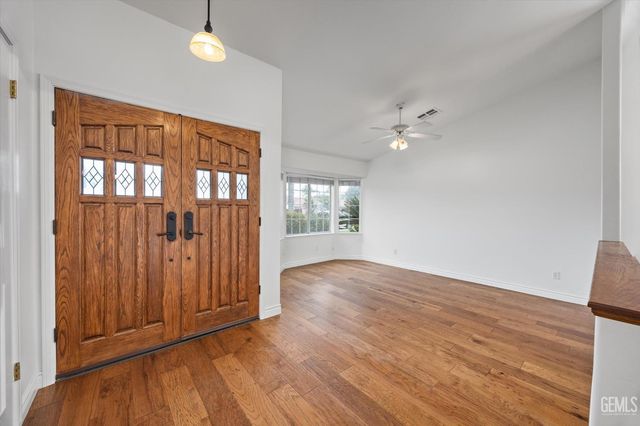 13912 Las Entradas, Bakersfield, CA 93314