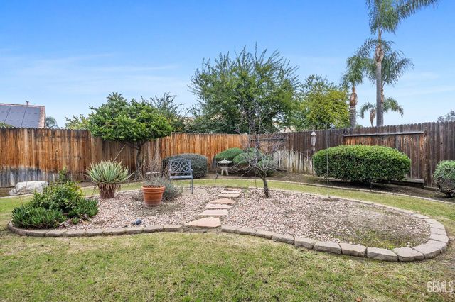 13912 Las Entradas, Bakersfield, CA 93314