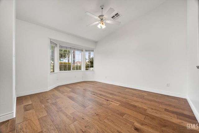 13912 Las Entradas, Bakersfield, CA 93314