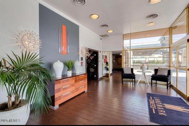 4750 N CENTRAL Avenue L8, Phoenix, AZ 85012